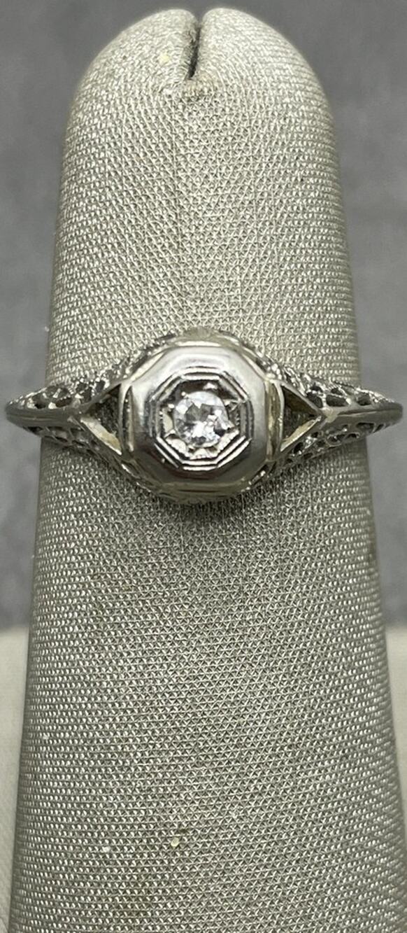 18K White Gold Vintage Art Deco Filigree W/ Diamond Ring (24884)